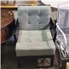 Image 4 : 2 Tables (36" round), Arm Chair, & Metal Patio Chair