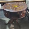 Image 5 : 2 Tables (36" round), Arm Chair, & Metal Patio Chair