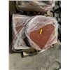 Image 3 : 2 Pallets of Bar Table Tops & 16 Pedestal Table Bases