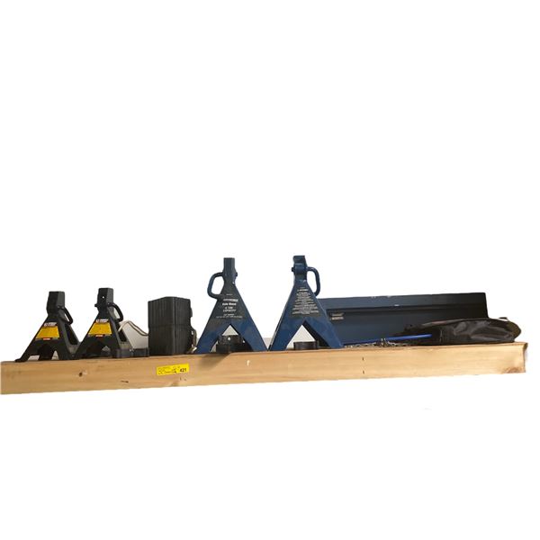 6 Piece Lot of Jacks & Chucks