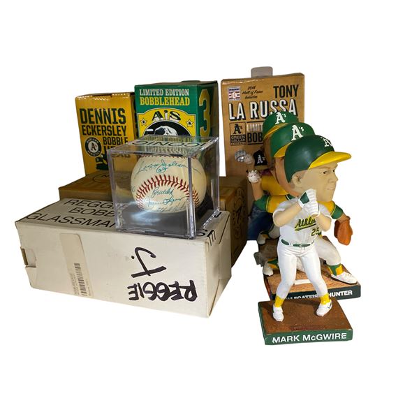 Team Signed  Baseball, Bobble Heads & Figurines