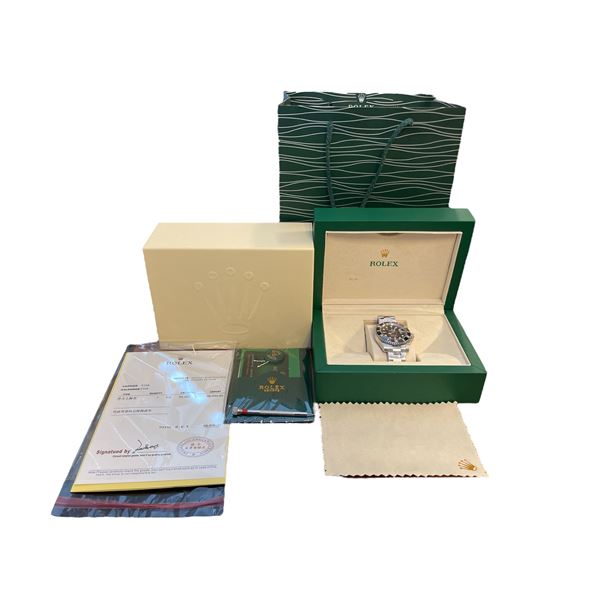 Rolex Submariner Steel Black Dial & Black Bezel - Super Clone w/Accessories - Case, Bag, Paperwork,