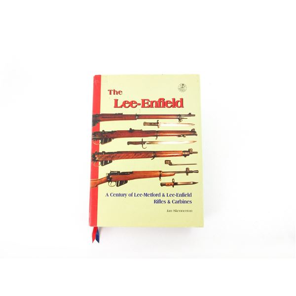 ASSORTED MILITARY BOOK / CATALOGUE LOT