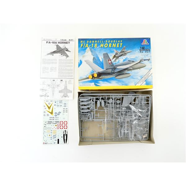 MCDONNELL-DOUGLAS F/A-18 HORNET MODEL KIT