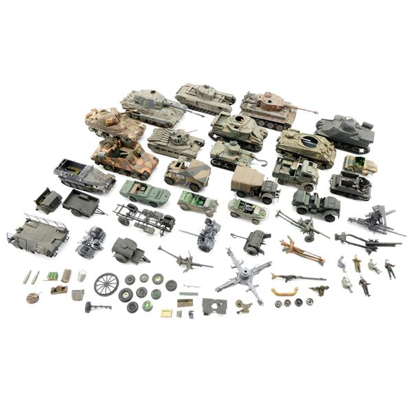 ASSORTED MILITARY VEHICLE MODEL LOT