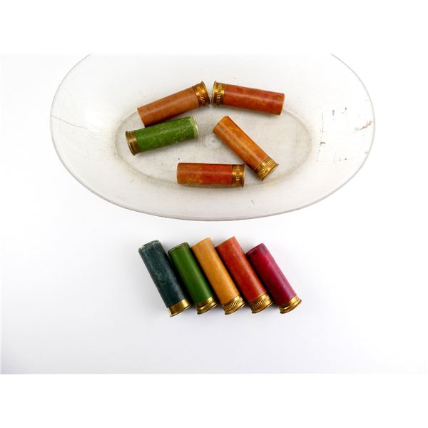 COLLECTIBLE ASSORTED DOMINION 10 GAUGE / 12 GAUGE 2 3/4" SHOT SHELLS / PRIMED SHOT SHELL HULLS AND N