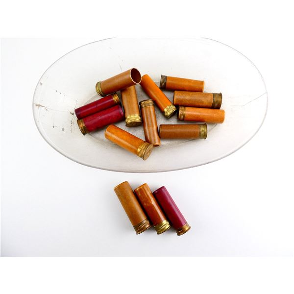 COLLECTIBLE ASSORTED DOMINION 12 GAUGE / 16 GAUGE / 20 GAUGE 2 3/4" SHOT SHELL AND PRIMED SHOT SHELL