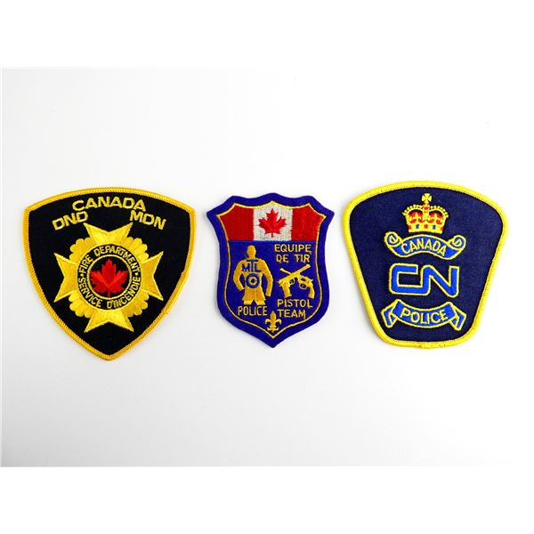 ASSORTED CANADIAN POLICE / FIRE DEPARTMENT BADGES LOT