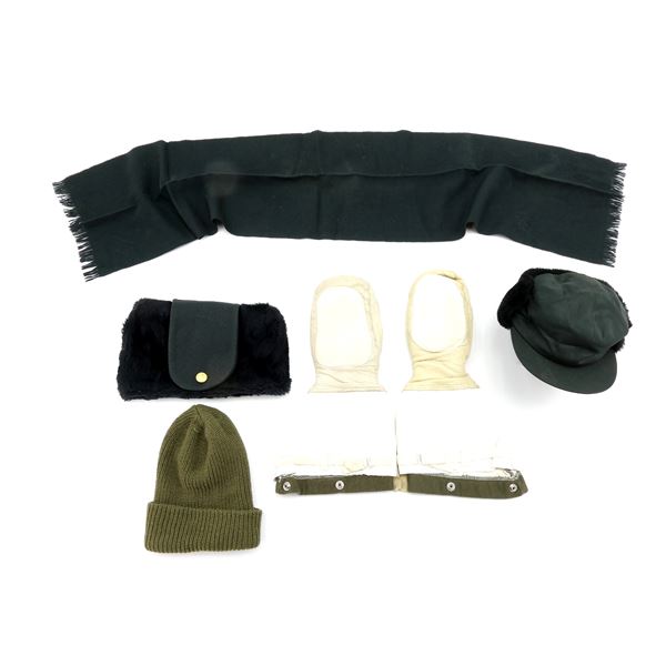 CANADIAN MILITARY WINTER CLOTHING LOT