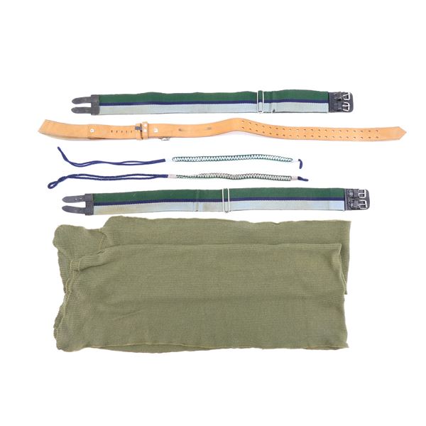 CANADIAN MILITARY ACCESSORIES LOT