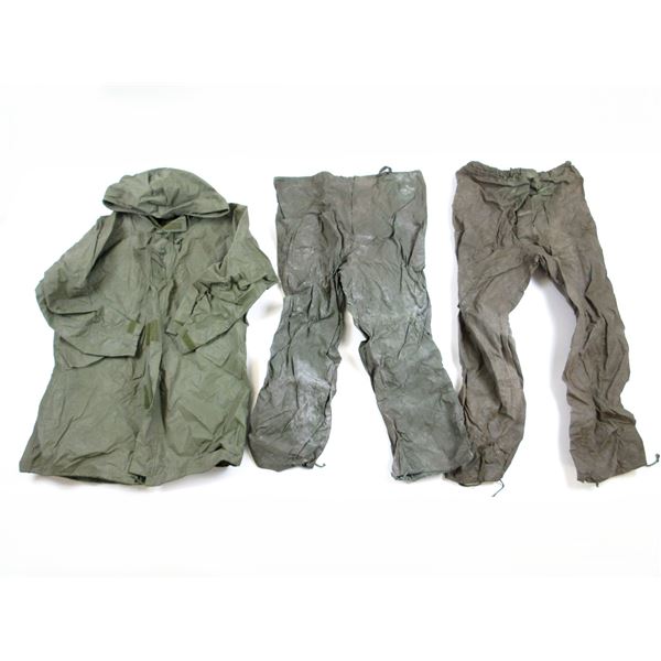 CANADIAN / U.S. MILITARY COLD / WET WEATHER CLOTHING LOT
