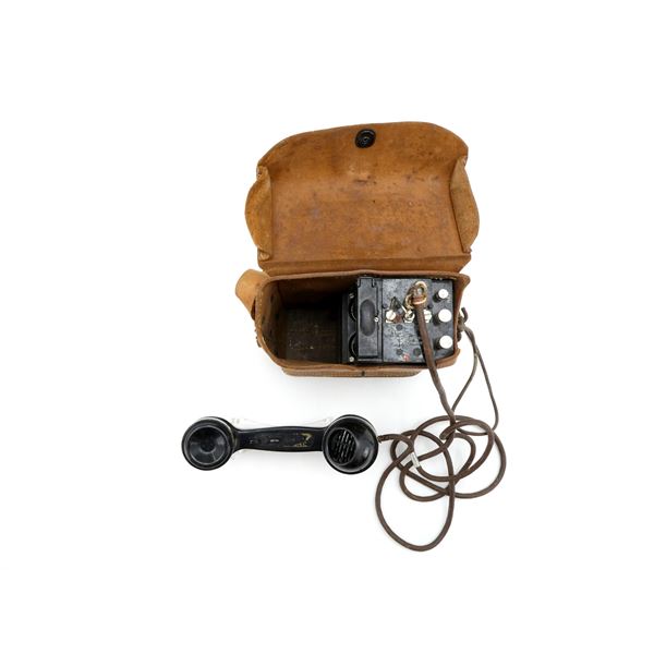 POST-WWII U.S MILITARY EE-8-A FIELD TELEPHONE