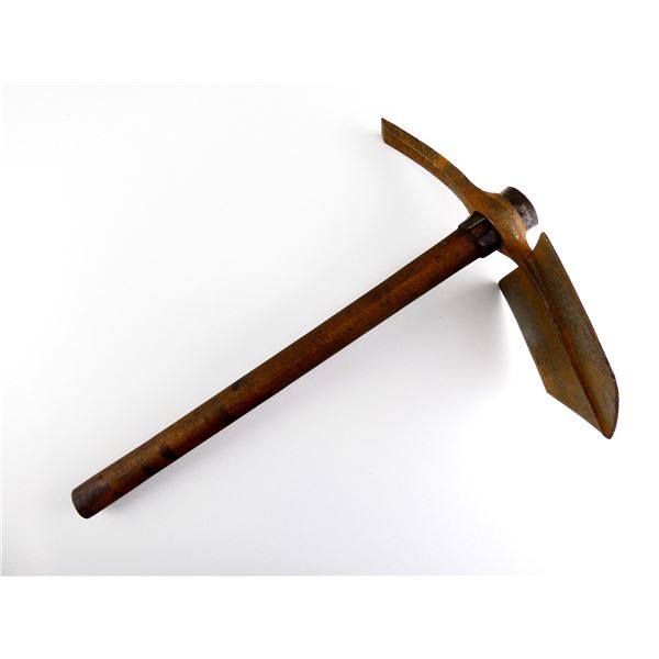 WWI CANADIAN / BRITISH ENTRENCHING TOOL AND HELVE LOT