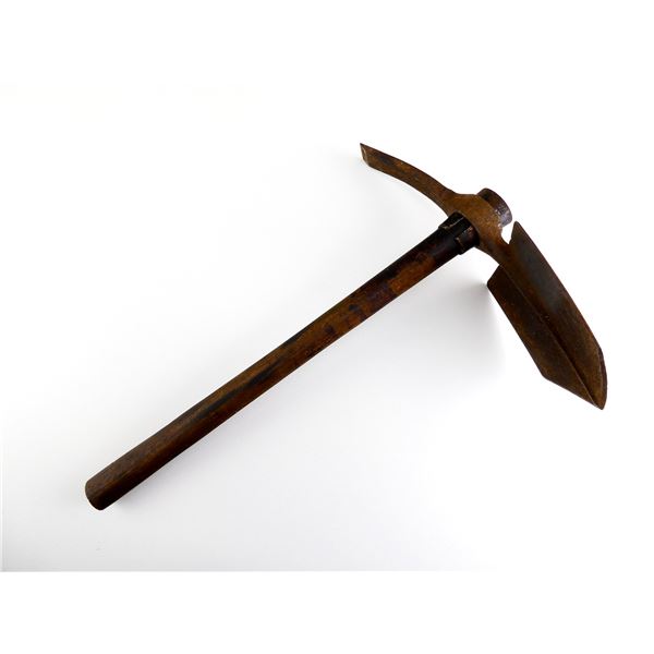 WWI CANADIAN / BRITISH ENTRENCHING TOOL AND HELVE LOT