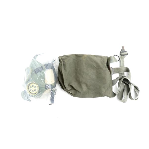 YUGOSLAVIAN M-59 GAS MASK KIT
