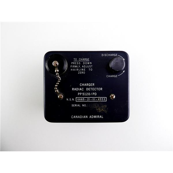 CANADIAN MILITARY CHARGER RADIAC DETECTOR