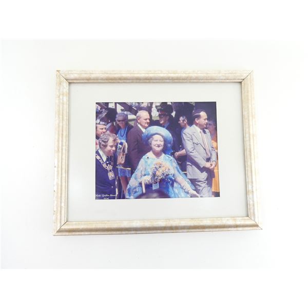 FRAMED PHOTO OF QUEEN ELIZABETH THE QUEEN MOTHER
