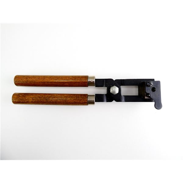 LYMAN .225 CAL. BULLET MOLD WITH HANDLES