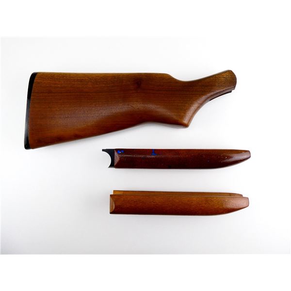 HARRINGTON & RICHARDSON SINGLE SHOT SHOTGUN BUTT STOCK AND FOREND LOT