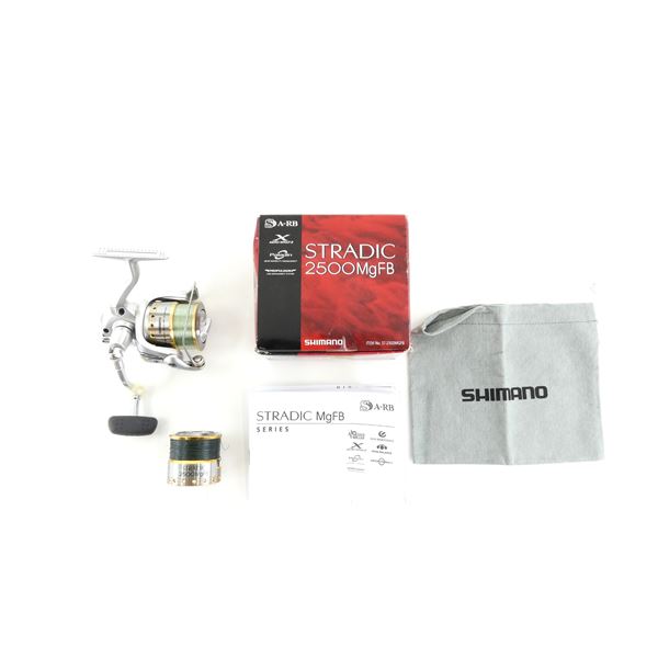 SHIMANO STRADIC 2500 MGFB SPINNING FISHING REEL