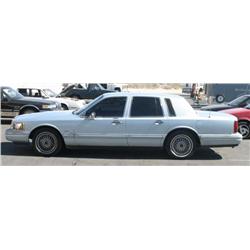 1993 LINCOLN Town Car