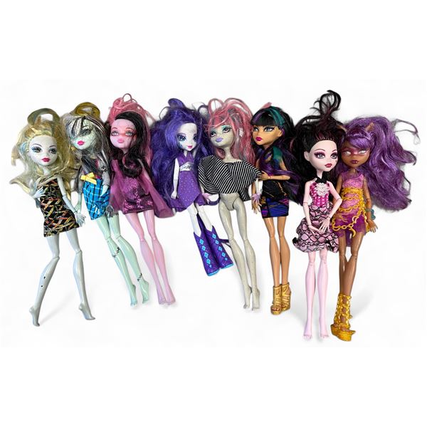 8x Monster High Dolls