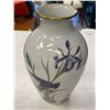 Image 2 : 1980 Franklin Porcelain "The Meadowland Bird" Vase