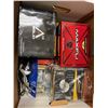 Image 2 : Group - Collection of golf balls & golf towels