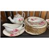 Image 2 : Large "American Beauty" bone China set by Royal Albert