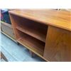 Image 3 : Mid Century Modern Teak Credenza