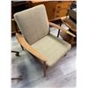 Image 2 : Mid Century Modern Teak Curved Arm Chair