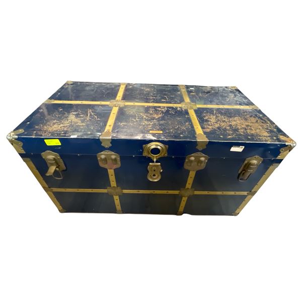 Vintage Travelgard 4-Ply Trunk With Insert