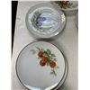 Image 3 : Assorted Vintage Plates: Kaiser & Kutschenreuther