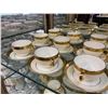 Image 2 : 136x Pieces Of Vintage Minton Buckingham Chinaware: Teacups, Saucers, Plates