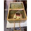 Image 2 : Vintage Woven Wicker Picnic Basket