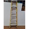 Image 5 : ** Keller Brand Fiberglass 6ft Ladder - CANNOT SHIP