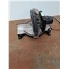 Image 1 : * Black & Decker Mitre Saw - 10" Blade - Powers On - CANNOT SHIP