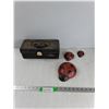 Image 1 : Old Pal 13x6″ Plastic Box, (3) Stone Ladybugs up to 8″