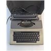 Image 2 : 15x6x13″ Eaton Viking Electric 10 Typewriter With Cover Powers On As-Is
