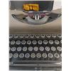 Image 4 : Vintage 12x12x7″ Imperial Mechanical Typewriter As-Is