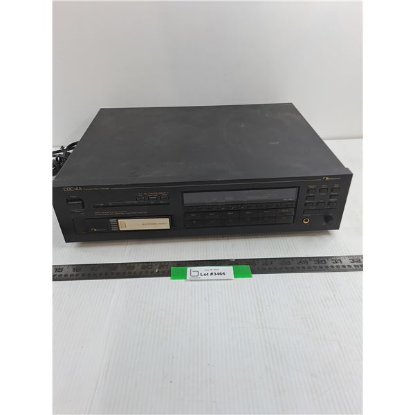 Nakamichi CDC-4a 6 CD Player Powers on As-Is