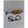 Image 2 : Vintage Wooden Shoe Stretcher, 8″ Metal Trap, (2) Vintage Horse Bits