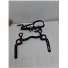 Image 3 : Vintage Wooden Shoe Stretcher, 8″ Metal Trap, (2) Vintage Horse Bits