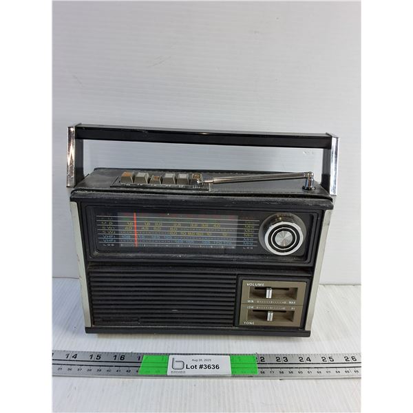 Vintage AM/FM Radio - As Is