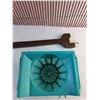 Image 3 : Mop Wringer, World's Largest Comb