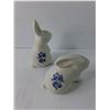 Image 5 : (2) Salt and Pepper Shaker Sets, Rooster and Hen Porcelain Shakers, (2) Bunny  Flower Ceramic Shaker