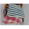 Image 4 : Lot of Fabrics And Cloth - Wash Cloth, Fabric, Embroidered Cloth, Kitchen Rags