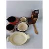 Image 2 : (6) Cups, Emalia Olkusz, Riess, (2) 9″ Trays, Misc