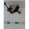 Image 1 : (2) Medium Duty Fishing Reels with Line