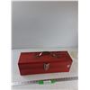 Image 1 : Tool Box 19'' x 6.5'' x 7'',  Assorted Hole Saws, Flat Wood Bits